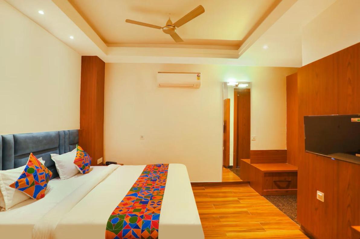 Hotel Swarn Bhoomi Kanpur Exteriör bild