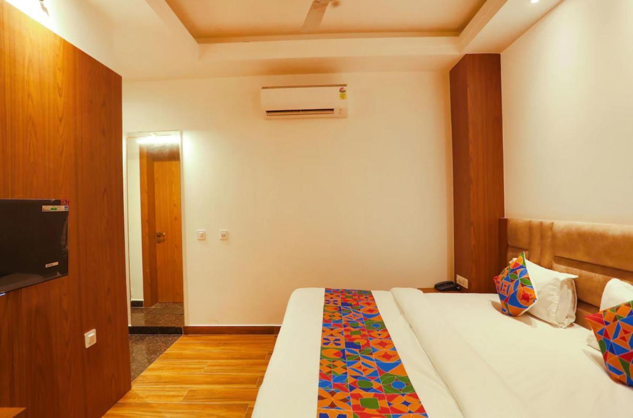 Hotel Swarn Bhoomi Kanpur Exteriör bild