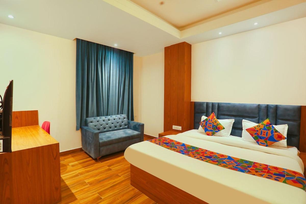 Hotel Swarn Bhoomi Kanpur Exteriör bild